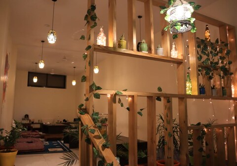 OG Life Hostel & Cafe near Laxman Jhula