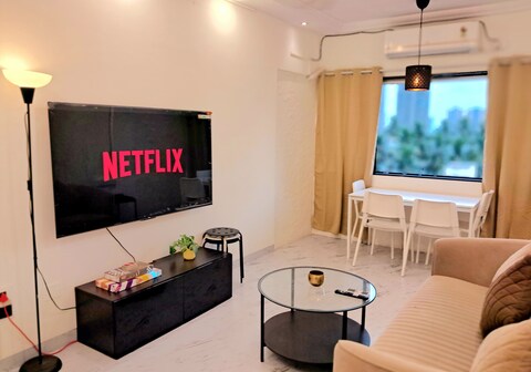 Elite Suite 1 - Premium 2BHK - Lokhandwala Andheri