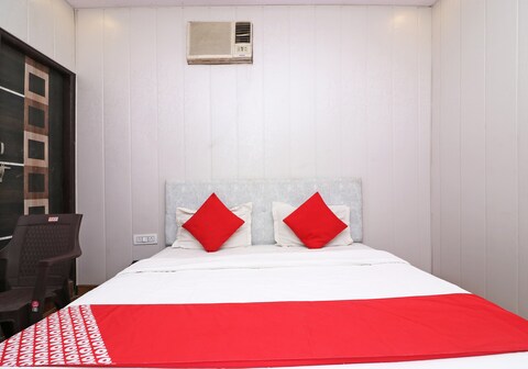 OYO 810741 Hotel Adb