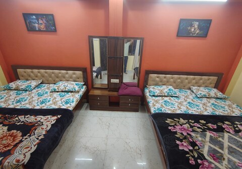 Ansh Paying Guest House VNS