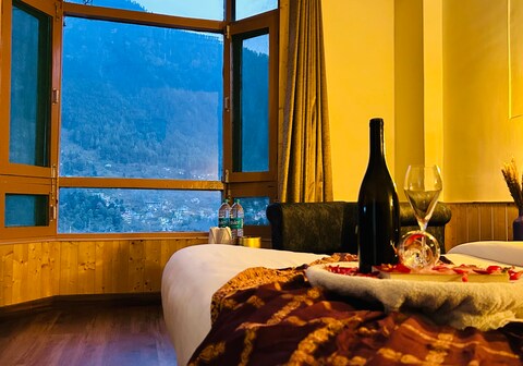 Hotel Meadows (2min drive from Mall Road) Manali