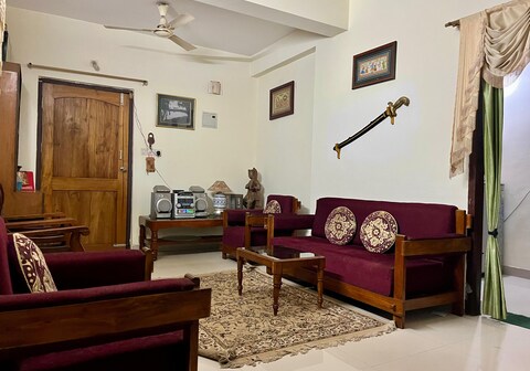 Escape Stayz | Entire 1BHK Apartment | 1KM From Infocity Square