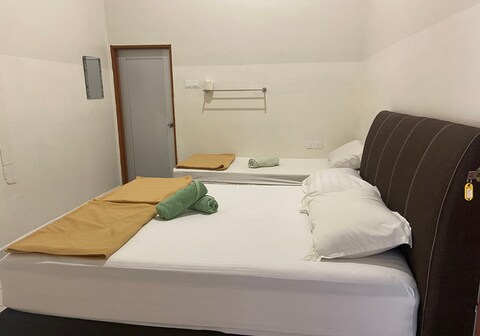 OYO 90971 Pollock Homestay