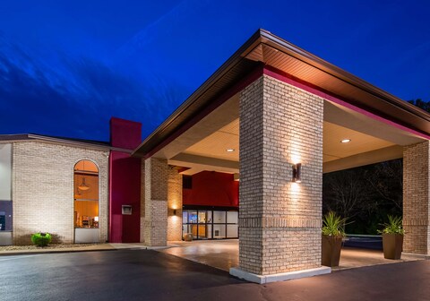 Best Western Plus North Canton Inn & Suites