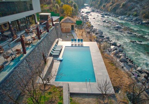 Echor Palm Bliss Riverside Resort & Spa Kasol Bar & Lounge