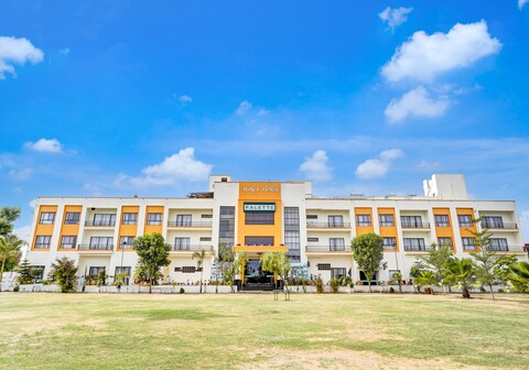 Hotel Amrit Manthan