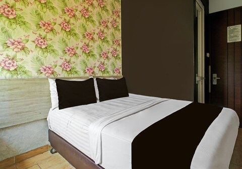 Hotel O Gambir Near Juanda Station Formerly Bunga Dahlia