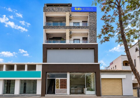 FabHotel Metro Residency, Indore Junction Railway Station