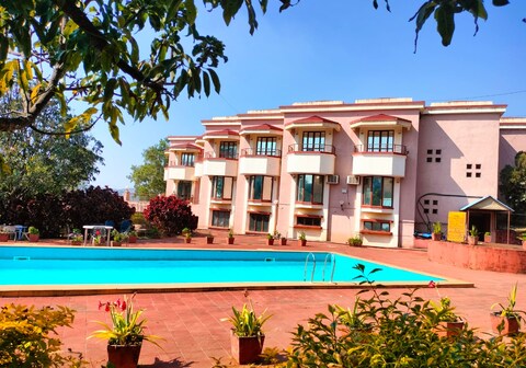 The Dhanhills - A Valley View Hotel In Panchgani