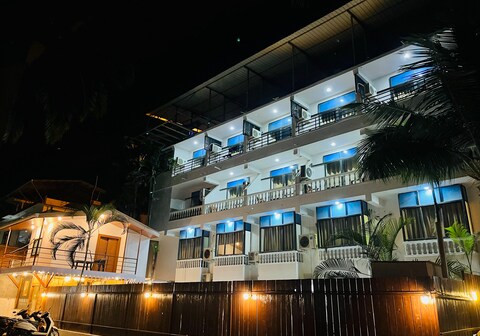 Hotel Pleasure Inn near Turtle Beach- Morjim