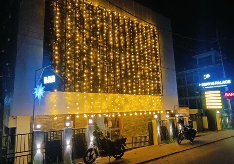 Hotel Keerthi Palace