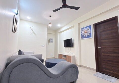 Highrise Suite 12th Floor 2BHK With OTT