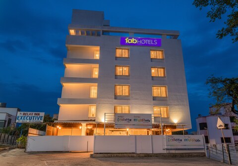 FabHotel Relax Inn Executive