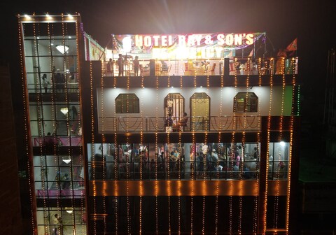 Hotel Ray & Son's Residency