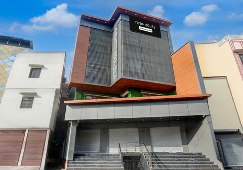 Super Townhouse Vishwanath Temple Varanasi