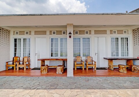 Collection O 90617 Rumah Oma Opa Syariah