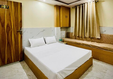 Hotel Girraj palce