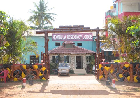 Hombuja Lodge