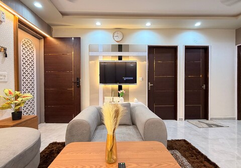 Comfortable 2BHK Flat Fully Equipped By Keshav