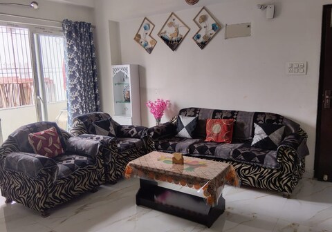Cozy OB Tarini Stay