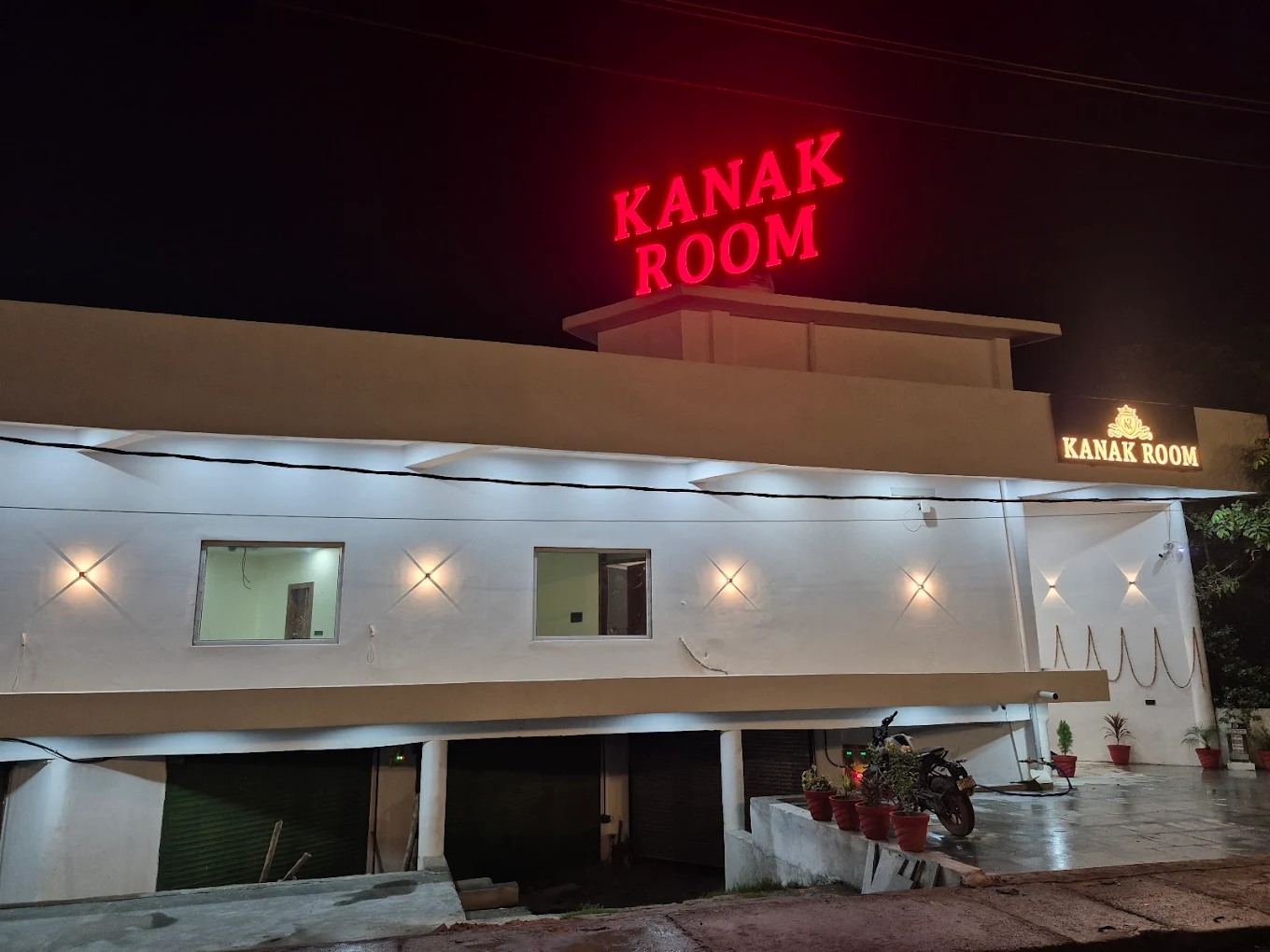Kanak Rooms,