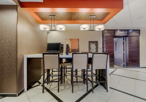 Best Western Premier Denham Inn and Suites