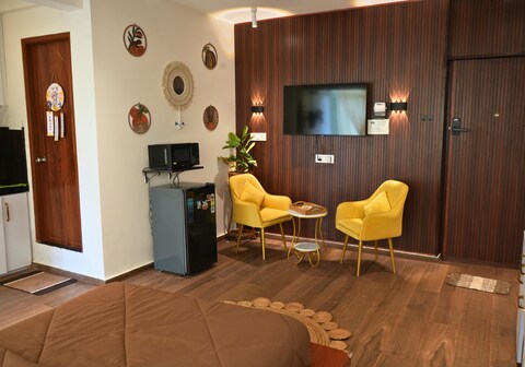 Aura by Boho | Lux Forest View with Pool & Kitchen