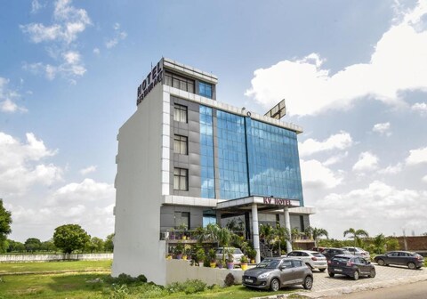 K V HOTEL
