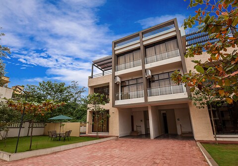 StayVista | Greenwoods One 5 BHK Pool Villa