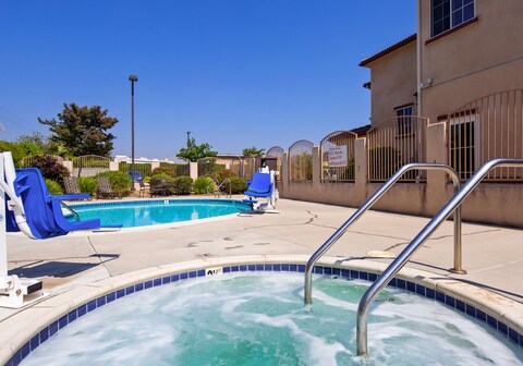 Best Western Plus Route 66 Glendora Inn