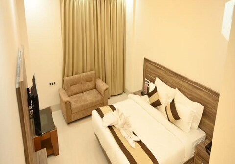 Hotel MAMA Paradise Inn Lucknow