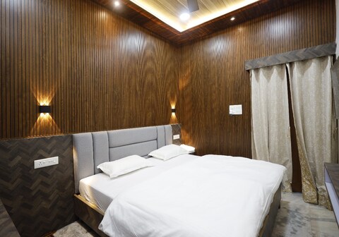 Mahadev P Guest House