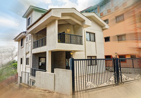 5BHK Arlington Contemporary by The Rentalgram