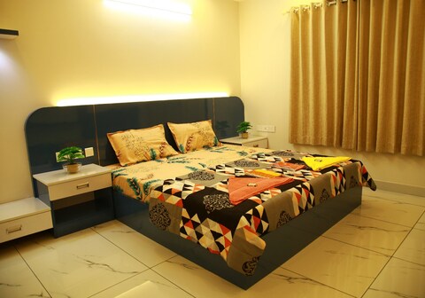 The Ample - Premium Apartment