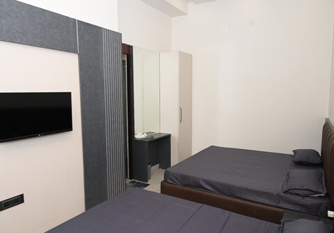 Amber Stay'z Guest House