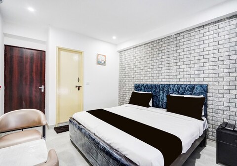 Super Hotel O Hotel 18 Sector 18 Metro Station