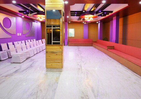 Collection O Manohar Palace