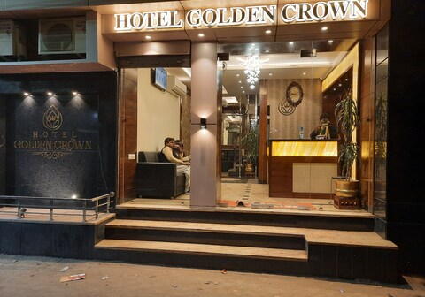 Hotel Golden Crown