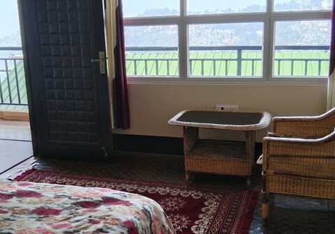 Broadview Homestay | Rooms & Restaurant