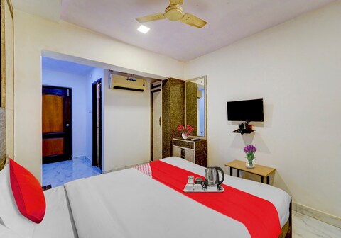 Hotel O White Inn Near Central Railway station