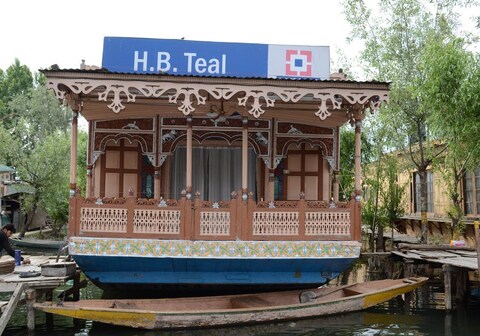 Houseboat Teal