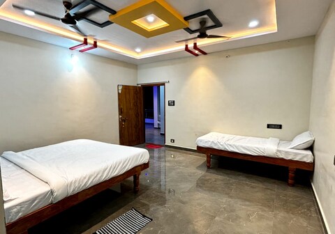 GARDEN PARADISE HOME STAY.