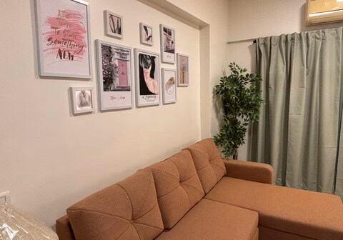 Spacious 1BHK Off Carter Road