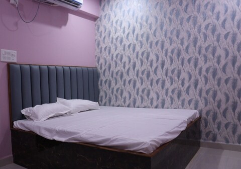 HOTEL RAJWARA PALACE