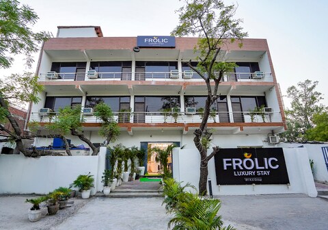 Hotel Frolic Stay