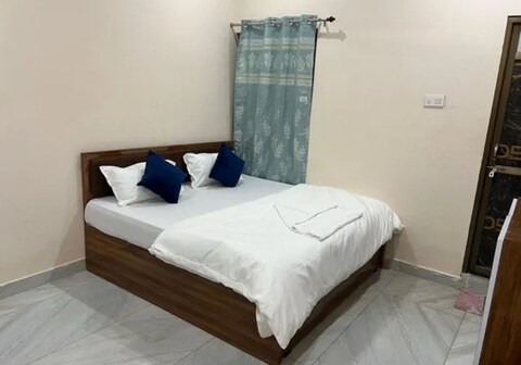 FabHotel Dwarika Inn