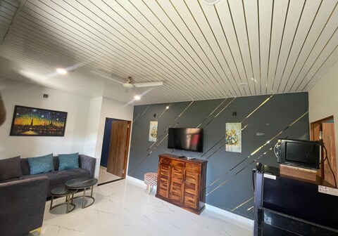 Daksh Villa with Private Pool and Garden, Jaipur