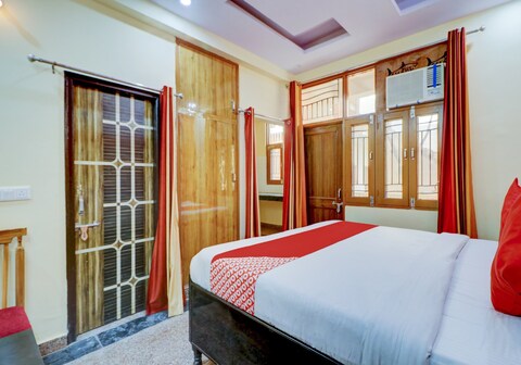 Hotel O Palace At Seventy Two Near Iskcon Temple Noida