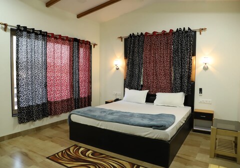 M B EAGLE MOUNTAIN HOME STAY