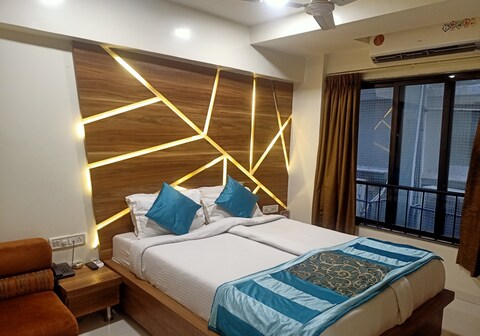 Hotel Citizen - Near Surat Railway Station